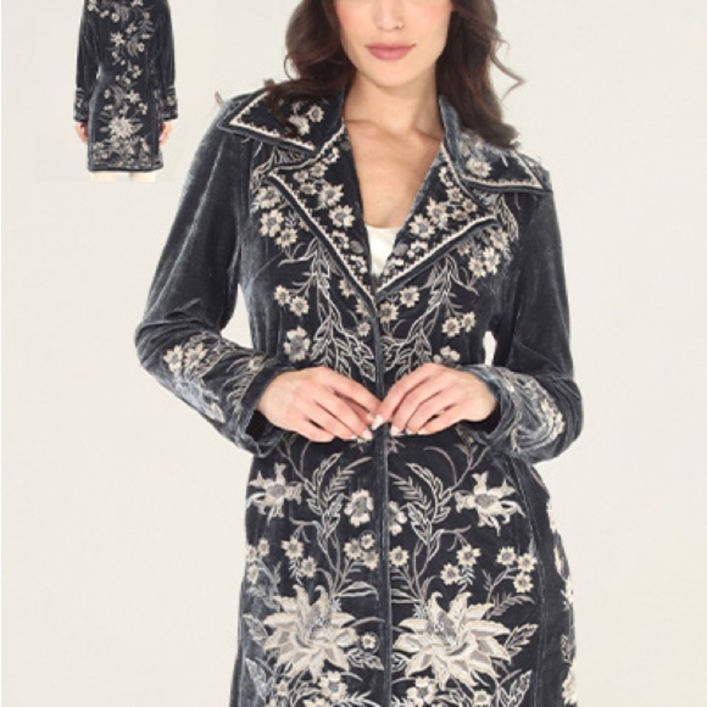 Seaweed Color Elegant Velvet Coat with Floral Embroidery